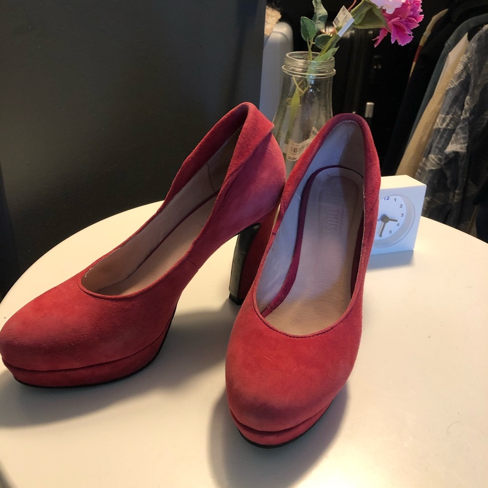 High heeled shoes 👠